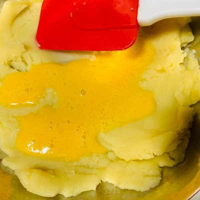 抹茶泡芙怎么做？簡單又不會塌，一口爆漿的酥皮大泡芙